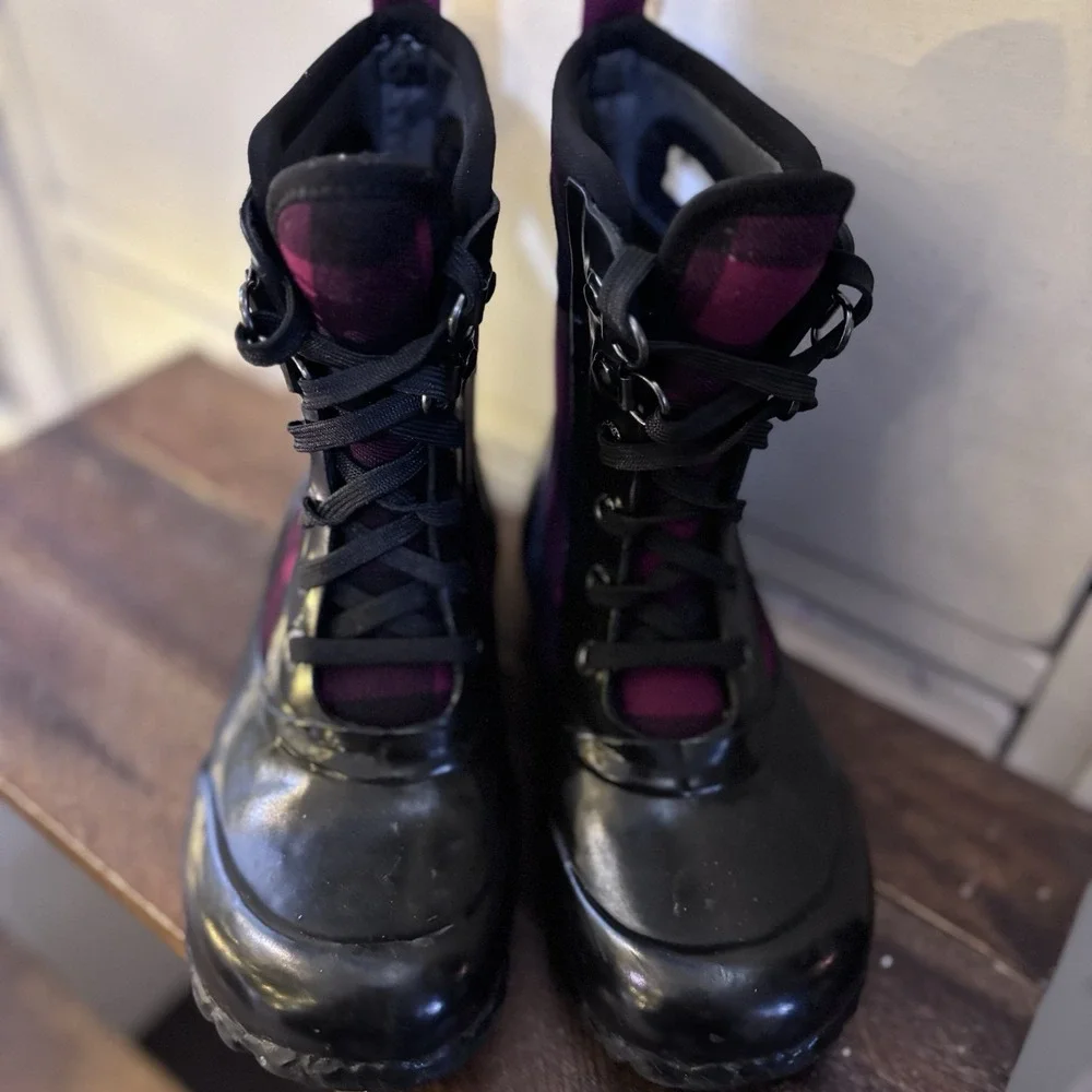 Bogs Sidney Youth 10 Red Black Plaid Lace Up Waterproof Neoprene‎ Rain Boots